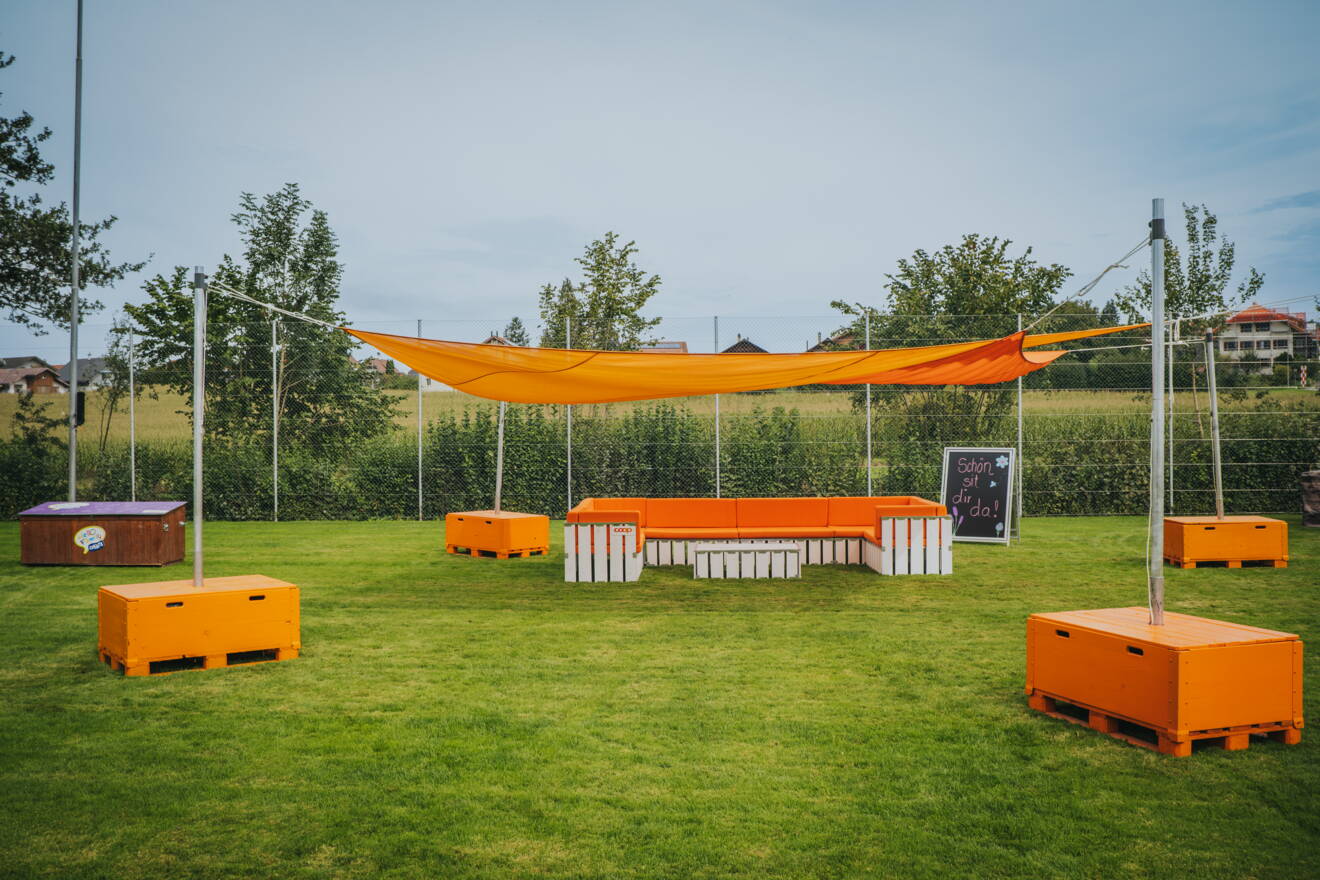 Coop Lounge Coop Lounge Roadshow Cube