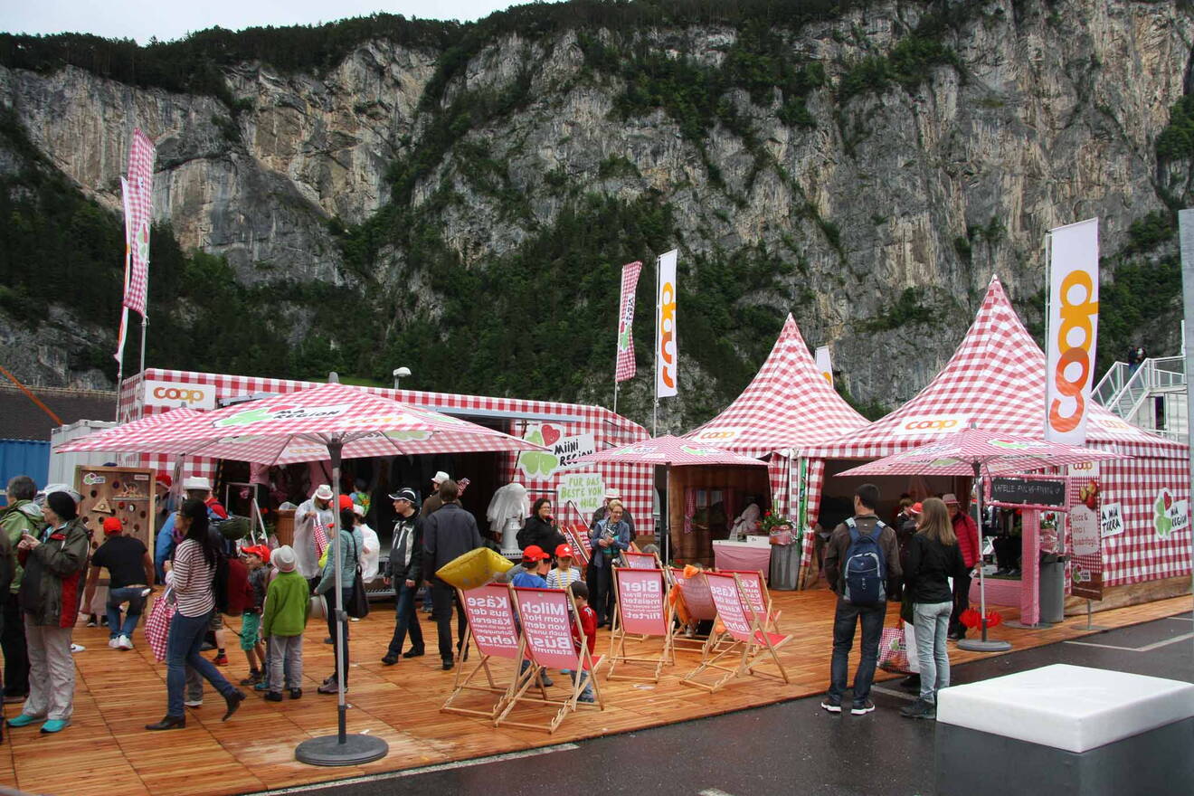 Event-Trailer für die Coop Roadshow Live-Marketing mit Ergebnissen; Die Roadshow wurde entwickelt, um ein optimales Kundenerlebnis zu bieten.